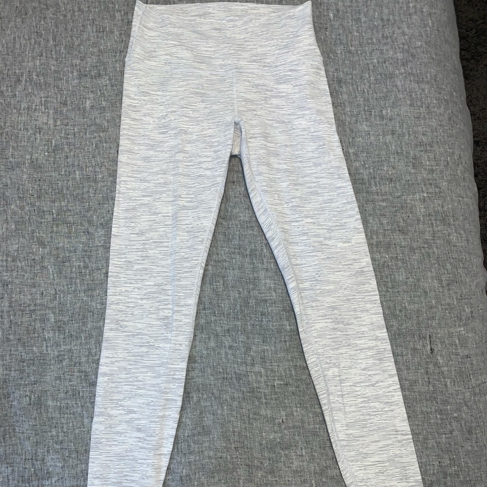Lululemon High rise 28” wunder under leggings - Picture 5 of 7